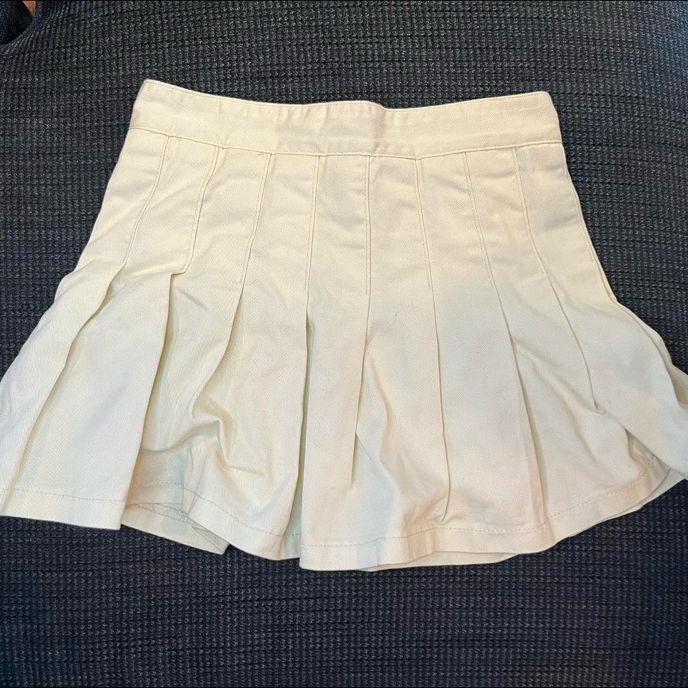 ** Cream Brandy Melville Pleated Skirt - One Size**